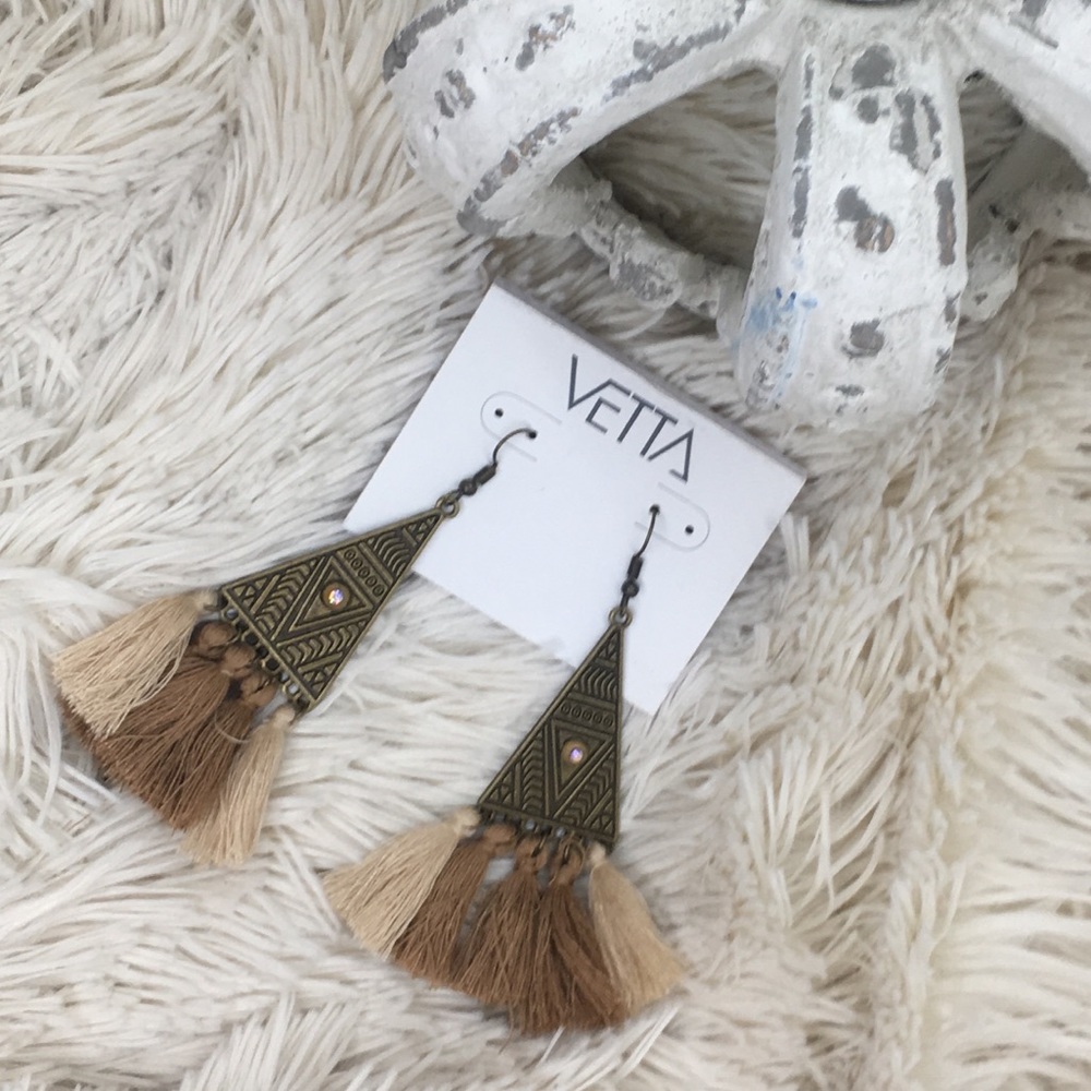 😍 Beautiful bronze earrings with tassel detail 😍